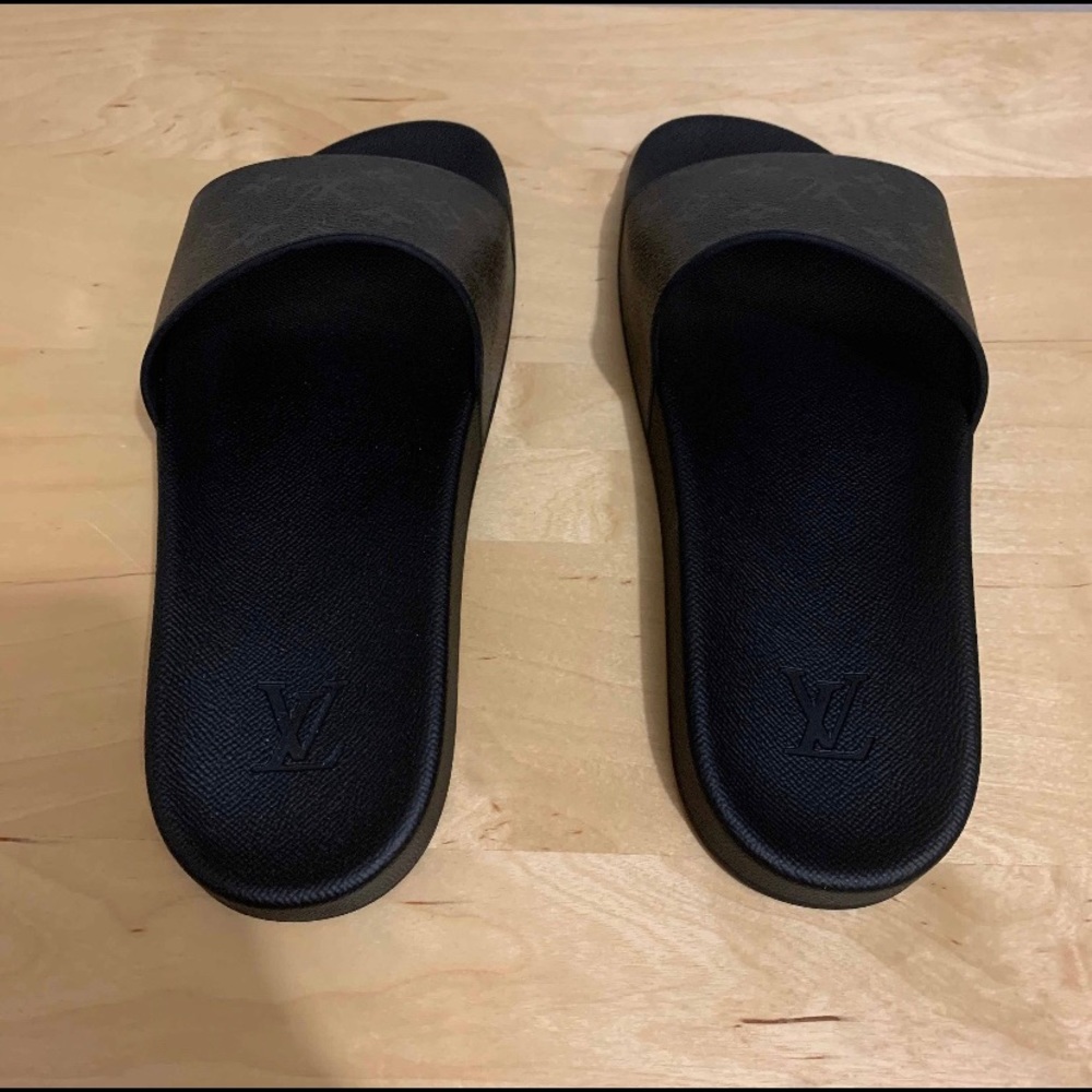 Black Louis Vuitton slides in very good condition! - Picture 3 of 4